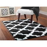 Quatrefoil Black/White 45"x66" Geometric Indoor Area Rug